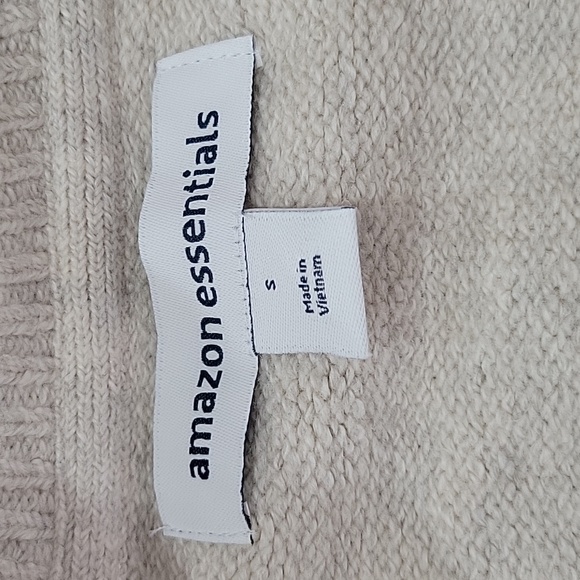 Amazon Essentials Men's Long-Sleeve Soft Touch Quarter-Zip Sweater - Picture 8 of 11